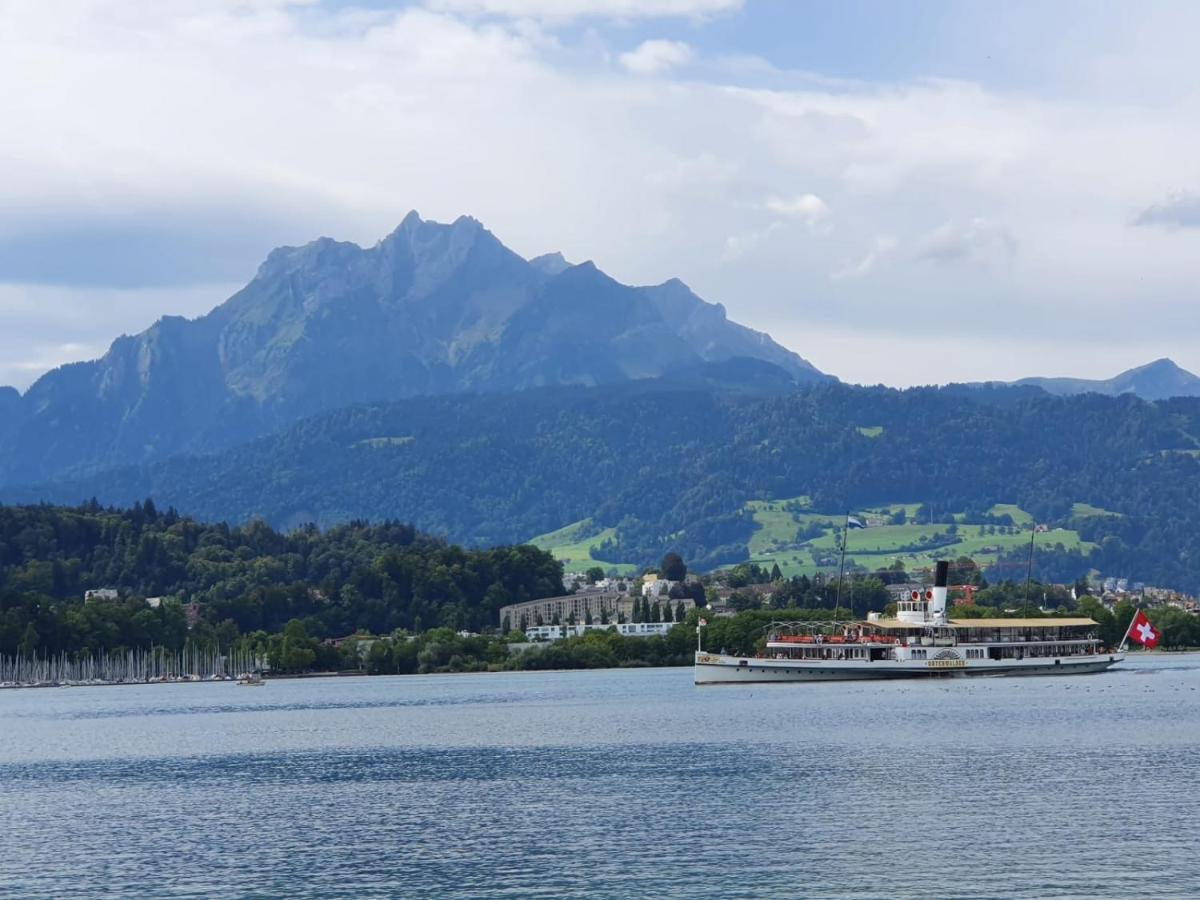 Priv. Apartment Bei Swiss Holiday Park Morschach Buitenkant foto